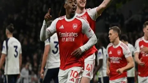 国足对澳大利亚一役，杨泽翔与徐皓阳有望获得更多出场机会